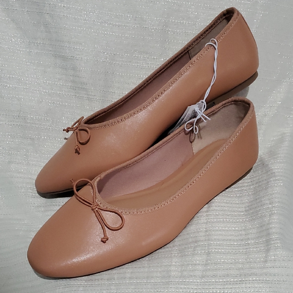 Old Navy Medium Beige Bow Ballet Flats